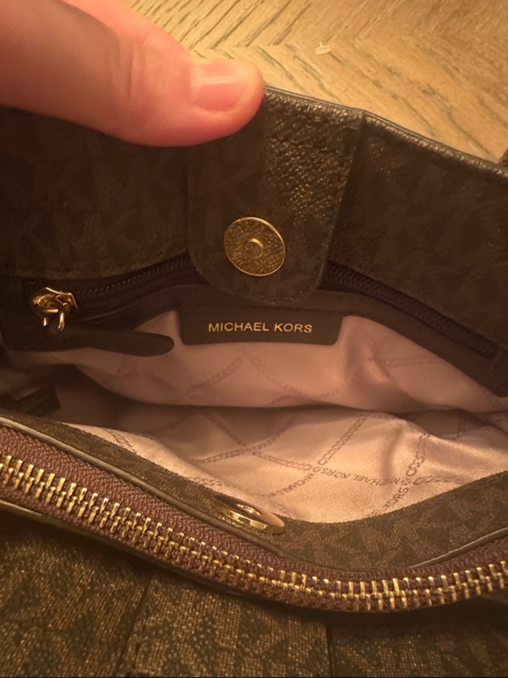 Michael Kors Austin Medium Pebbled Leather Messenger Bag - Picture 7 of 12